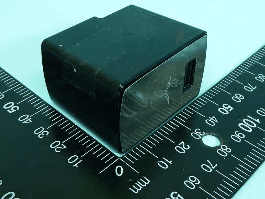 BLUETOOTH TRAVEL SPEAKER - FCC ID P7Q-SP1V - Vertu (4)