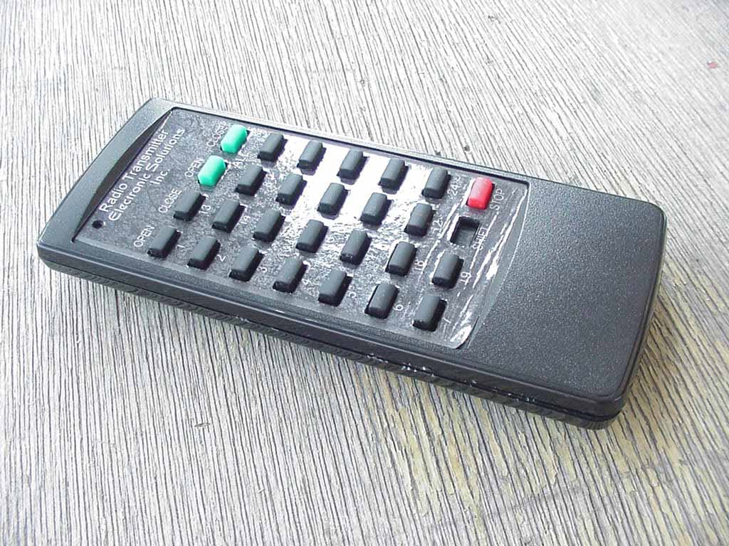 Remote Control - Transmitter - FCC ID P7RT24APDUAL - Electronic Solutions, Inc.