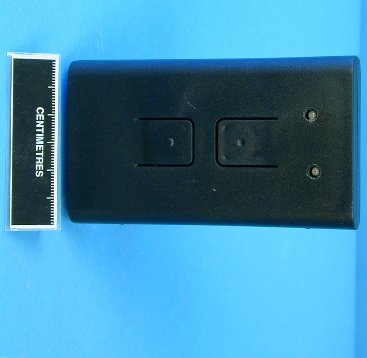 Operator button for activating of Tensator Q1864 queue forwarding system - FCC ID P9OQ1864-BTN - RF Solutions Ltd. (2)