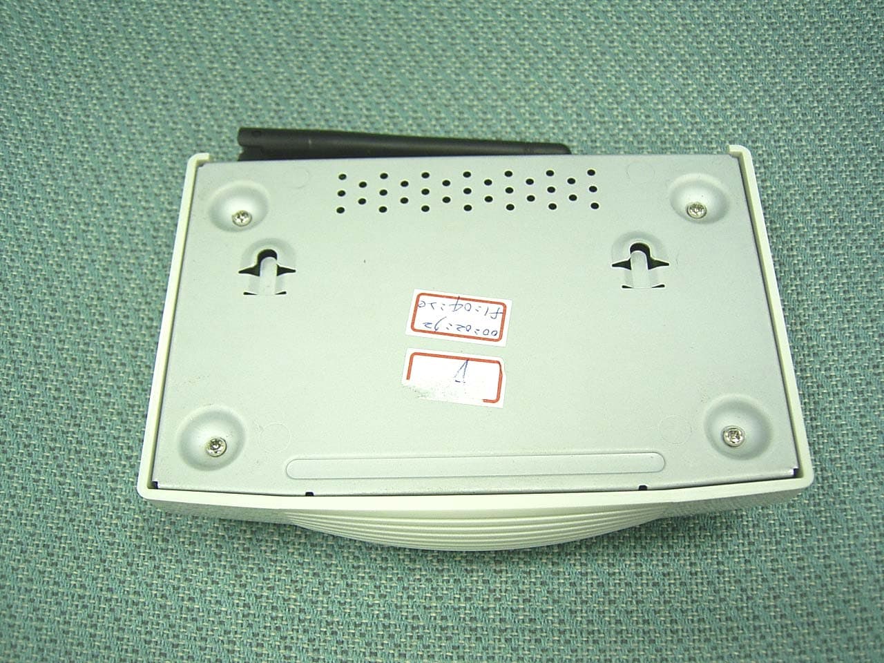 802.11b WLAN Broadband Router - FCC ID PANWA2204 - CC&C Technologies, Inc. (2)