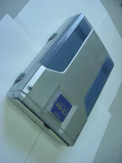 External CD-R/CD-RW Drive - FCC ID PBCFCD-523F - Sarotech Co., Ltd. (2)