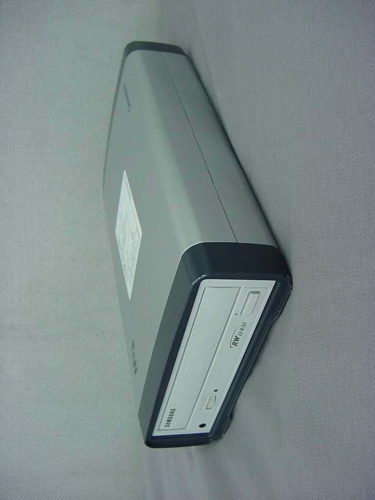 External CD-ROM/CD-RW Drive - FCC ID PBCFCD-524 - Sarotech Co., Ltd.