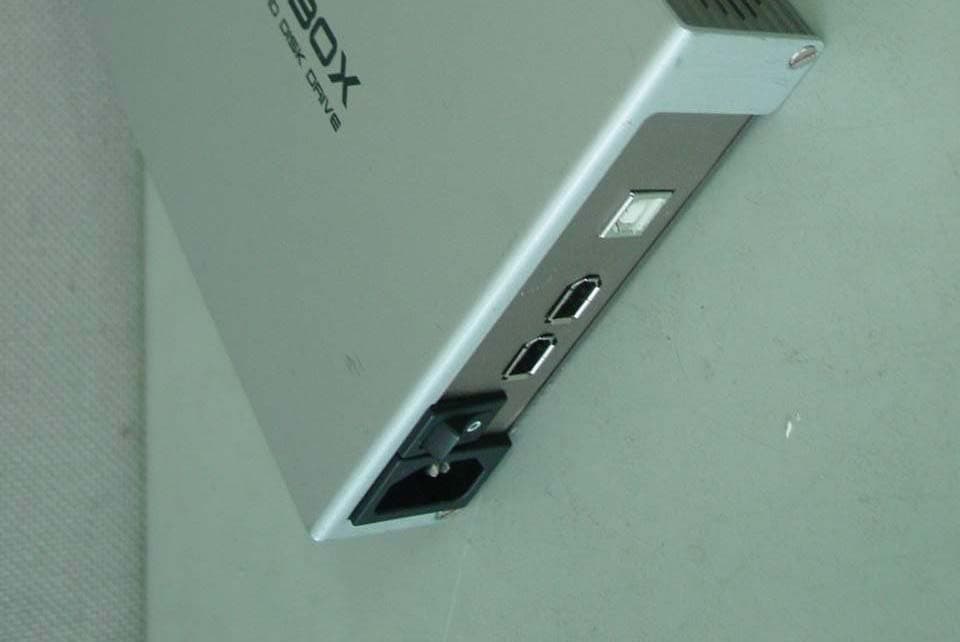 External Hard Disk Drive Enclosure - FCC ID PBCFHD-354 - Sarotech Co., Ltd. (3)