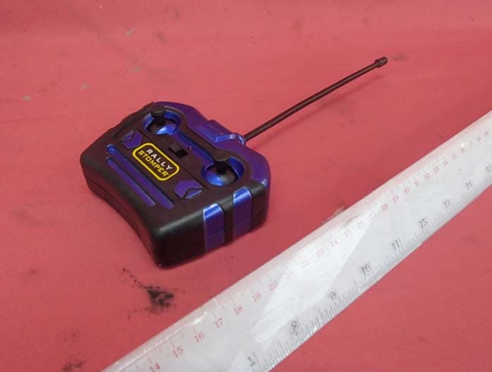 Toy RC Truck - FCC ID PCJJL2013A27 - SHANTOU CITY CHENGHAI JINLONG TOYS CO., LTD (2)