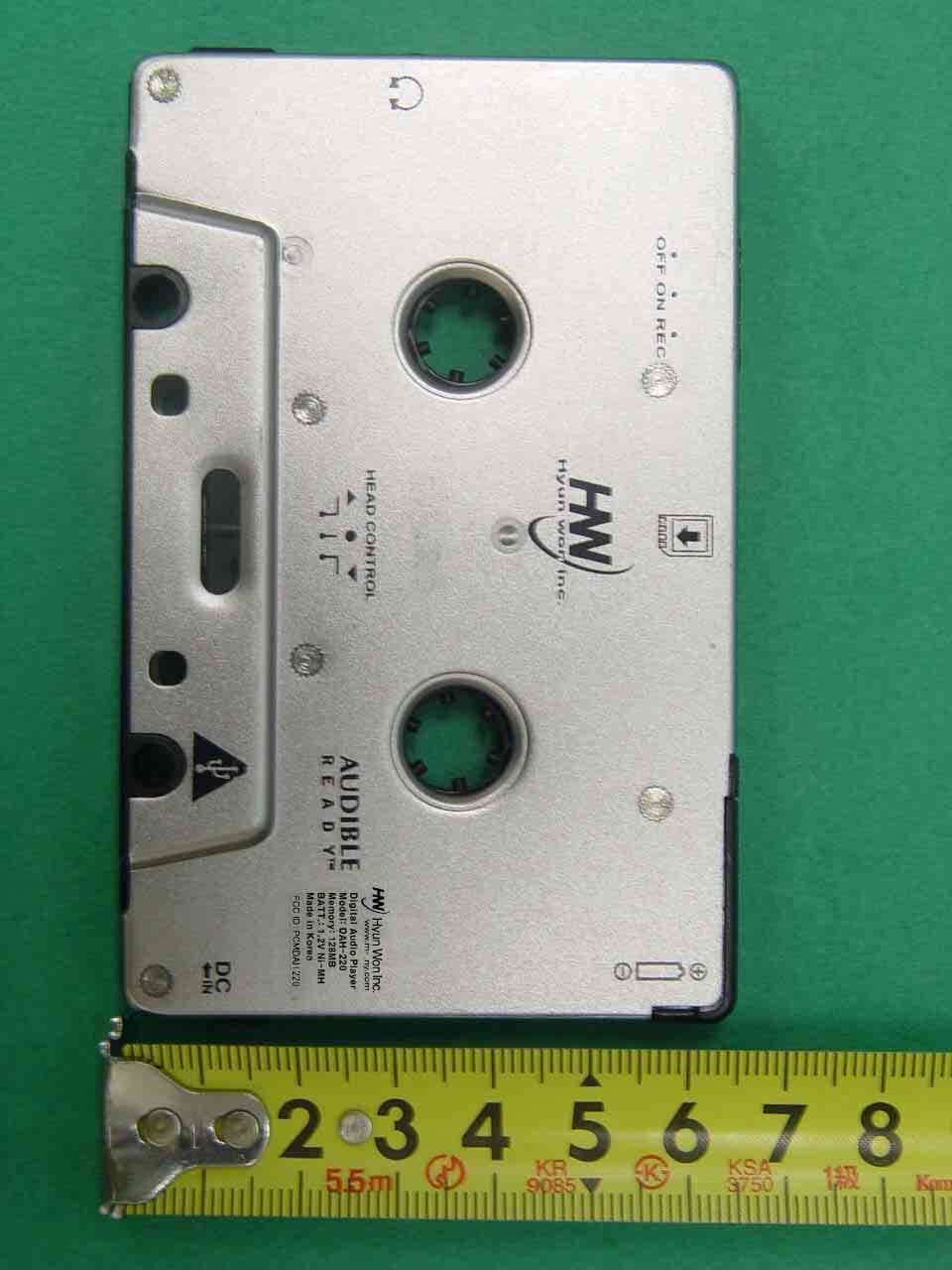 MP3 PLAYER (WITH FM RADIO) - FCC ID PCMDAH220 - Hyun Won Inc. (2)