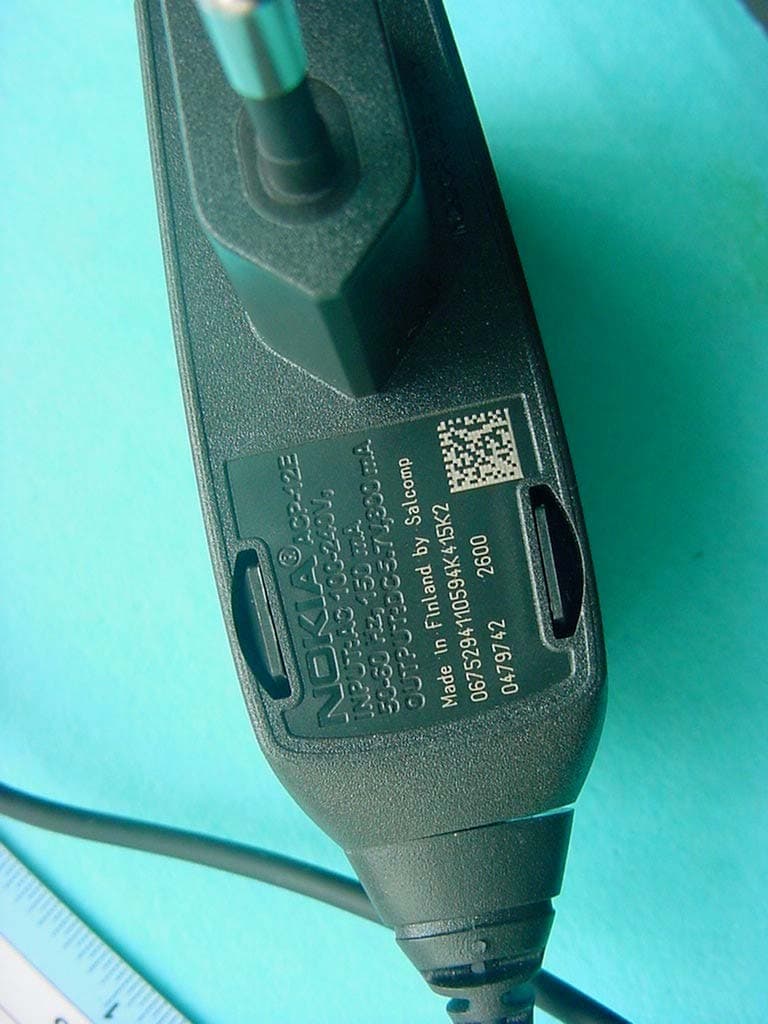 GSM 900/1800/1900 Communicator w/WLAN, BT - FCC ID PDNRA-2 - Microsoft Corporation (4)