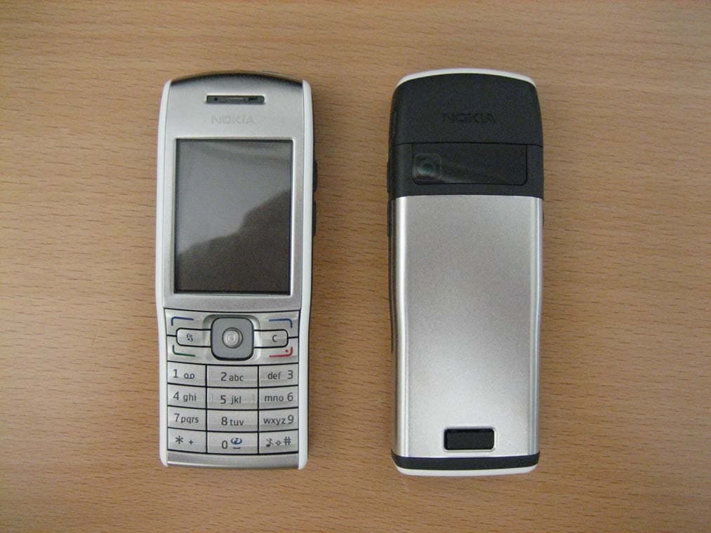 GSM 850/900/1800/1900MHz Cellphone w/BT - FCC ID PDNRM-170 - Microsoft Corporation (2)