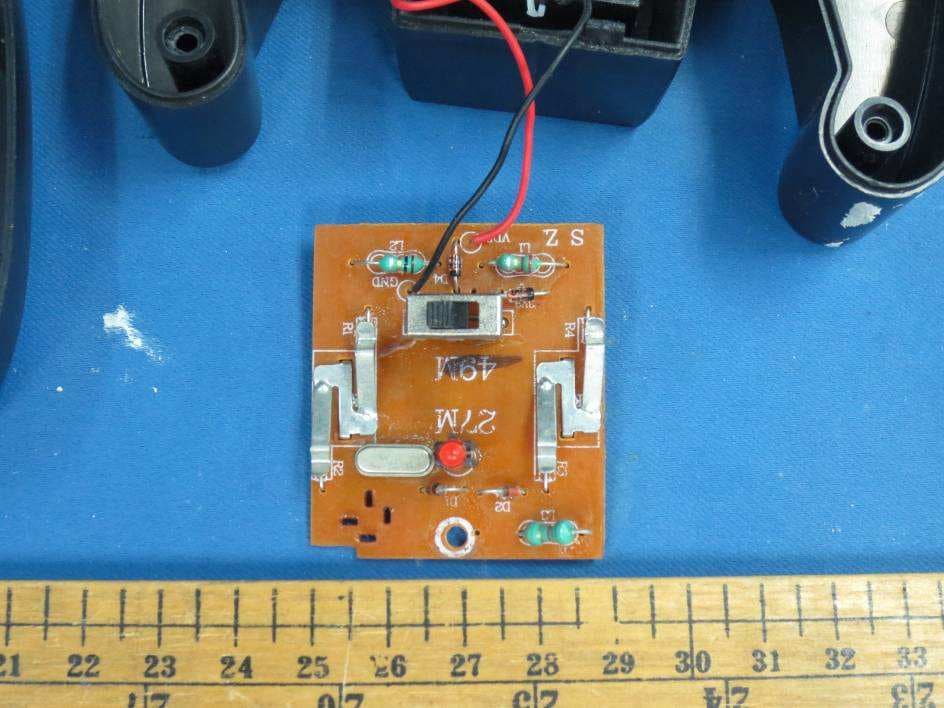 Toy RC Savage Car - FCC ID PE9YD163568349 - SHANTOU YIDA TOYS CO., LTD (2)