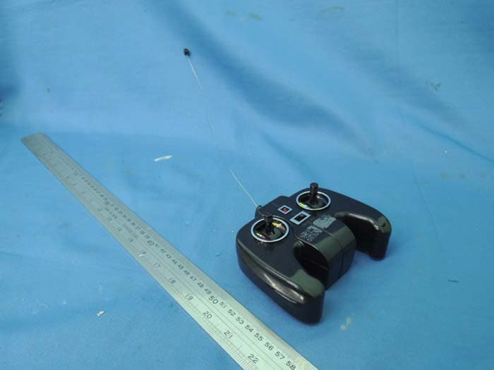 Toy RC Savage Car - FCC ID PE9YD201349 - SHANTOU YIDA TOYS CO., LTD (2)