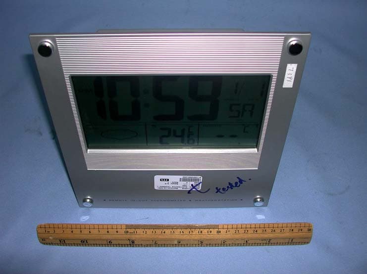 Battery Operated RF Clock Receiver - FCC ID PEQ739191001 - Electronics Tomorrow Ltd. (2)
