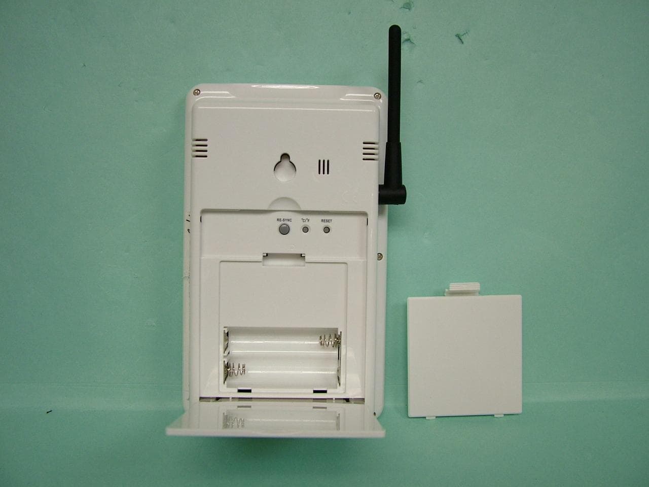 Wireless Weather Station Receiver - FCC ID PEQ944390807 - Electronics Tomorrow Ltd.