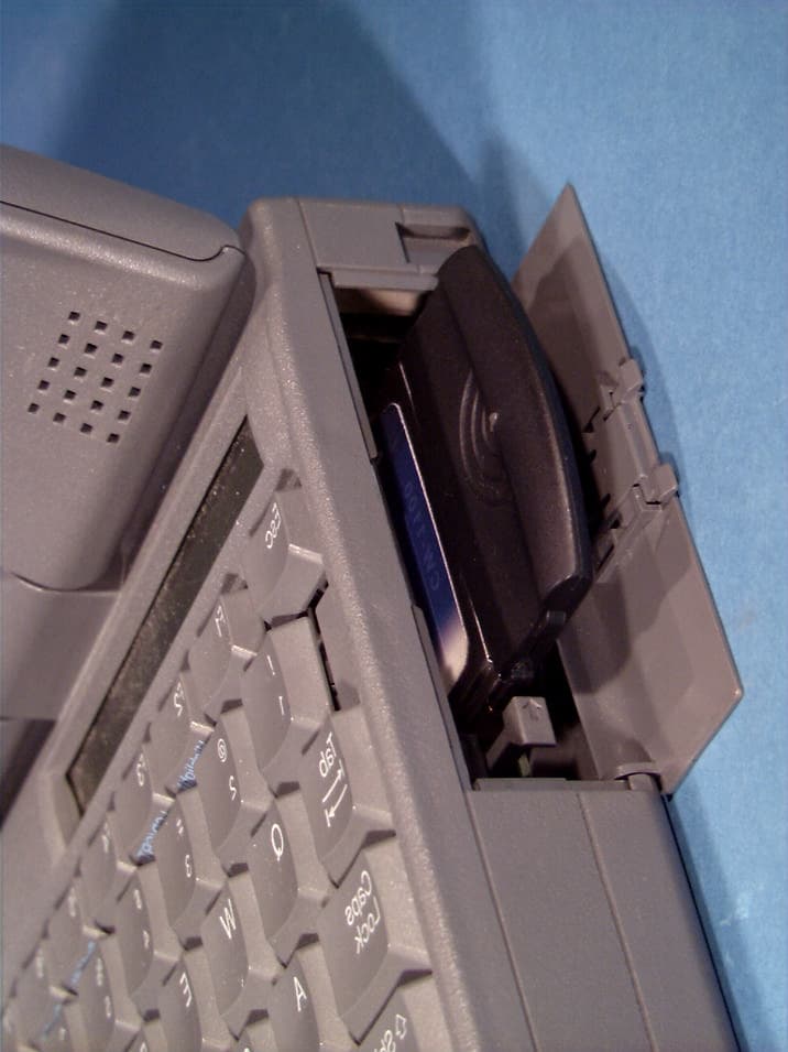 Wireless LAN Network Adapter Card (PCMCIA) - FCC ID PFTCW-1100 - Crewave Co., Ltd.