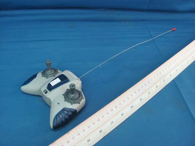 SW Hailfire Droid RC Vehicle - FCC ID PGN93974TX27145 - HASBRO INC. (2)