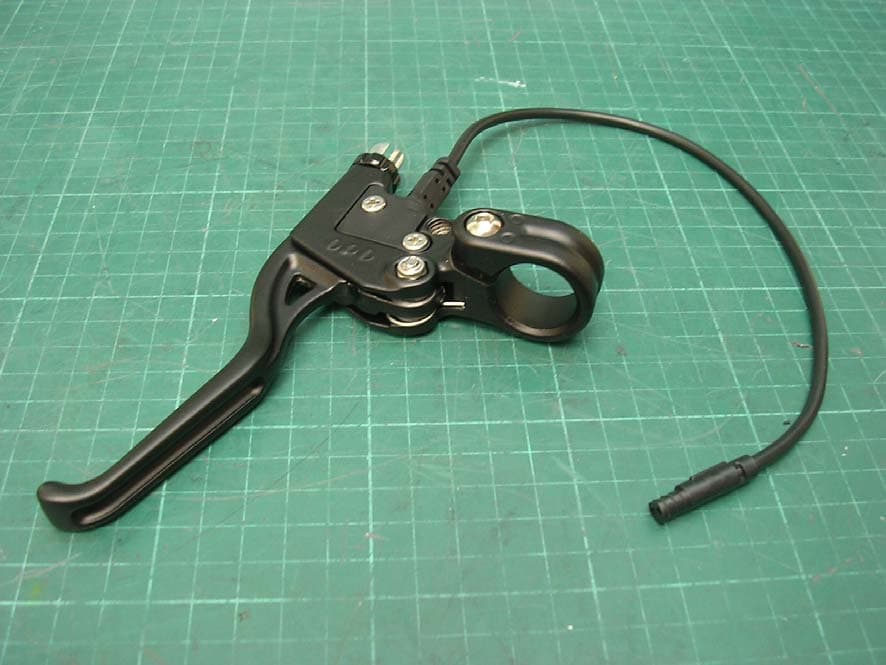 Wireless upper controller - FCC ID PHGDBREVO-WUC - Tung Keng Enterprise Co. Ltd (3)