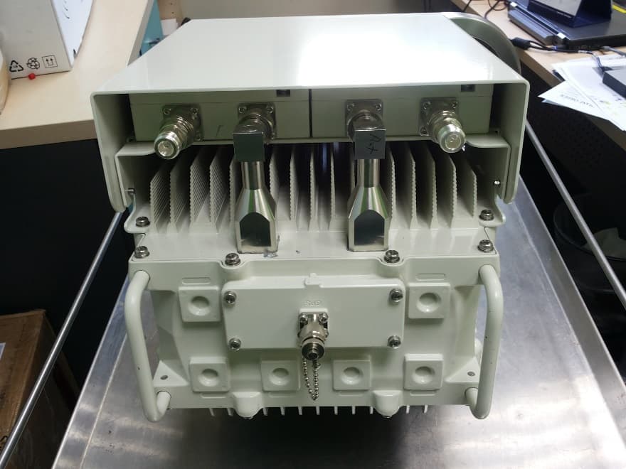 Base station of LTE fixed cellular system - FCC ID PIDH4K25 - Airspan Networks Inc (2)