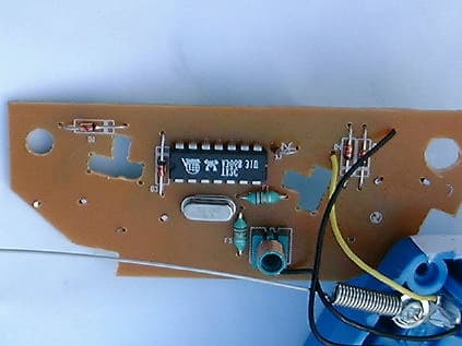 Remote Control Toy Transmitter - FCC ID PIY82008-02A2T - Mattel Asia Pacific Sourcing Ltd. (2)