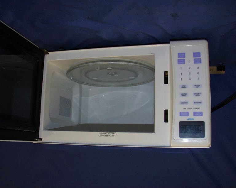 Microwave Oven - FCC ID PKAXZHM091000W - Qingdao Haier Microwave Production Co., Ltd. (3)