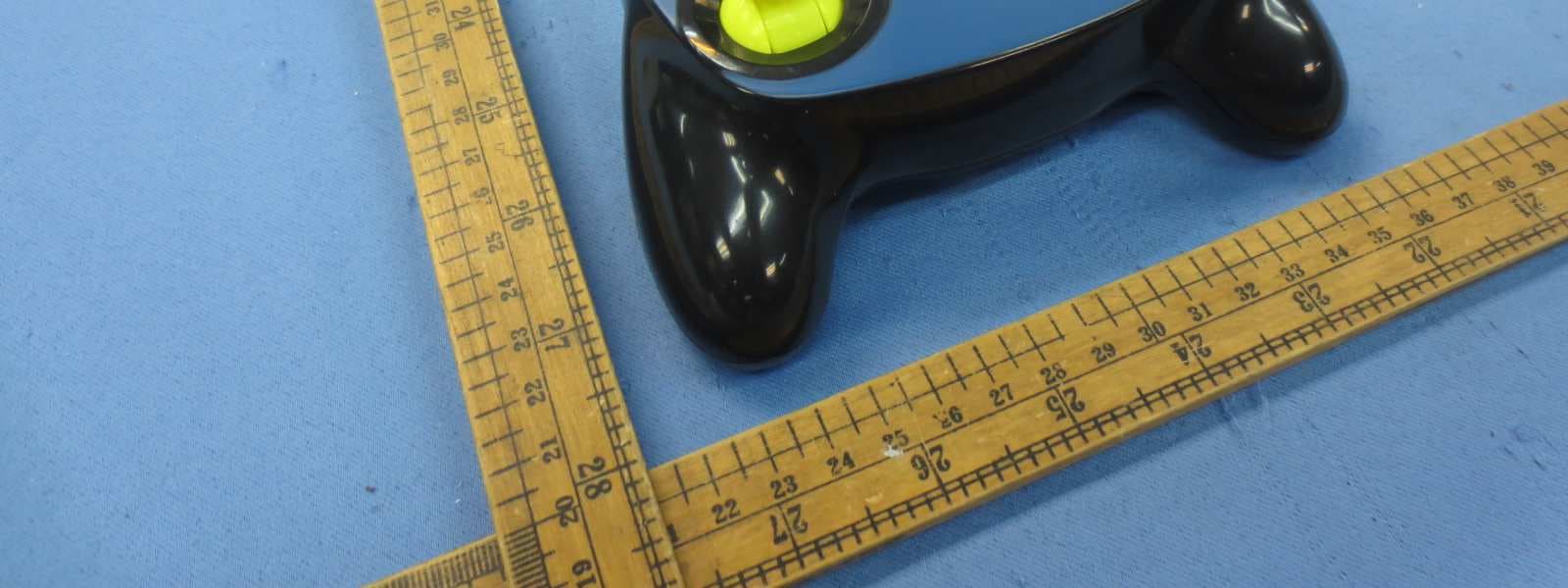 Voice Defender R/C - FCC ID PKG12107RC27 - May Cheong Toy Products Fty. Ltd. (2)