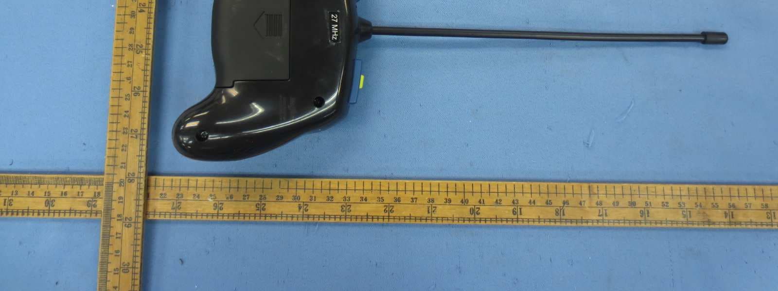 Voice Defender R/C - FCC ID PKG12107RC27 - May Cheong Toy Products Fty. Ltd. (3)