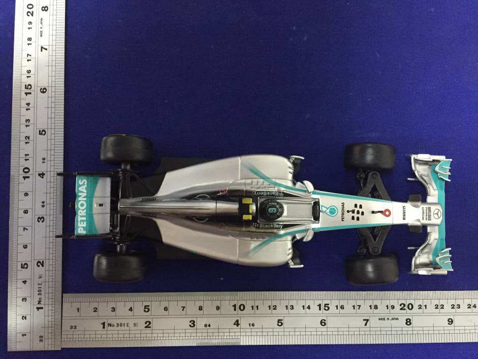 1 24 R/C MERCEDES AMG PETRONAS F1 W05 HYBRID - FCC ID PKG81082RC49 - May Cheong Toy Products Fty. Ltd. (3)