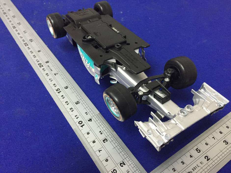 1 24 R/C MERCEDES AMG PETRONAS F1 W05 HYBRID - FCC ID PKG81082RC49 - May Cheong Toy Products Fty. Ltd.