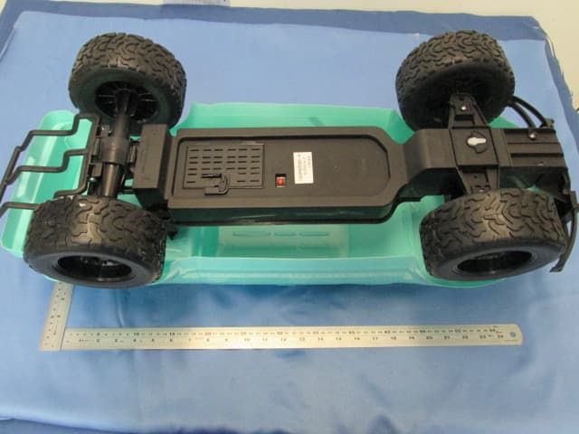 1 6 R/C Ford Raptor (2.4G) - FCC ID PKG81601RC - May Cheong Toy Products Fty. Ltd. (1)