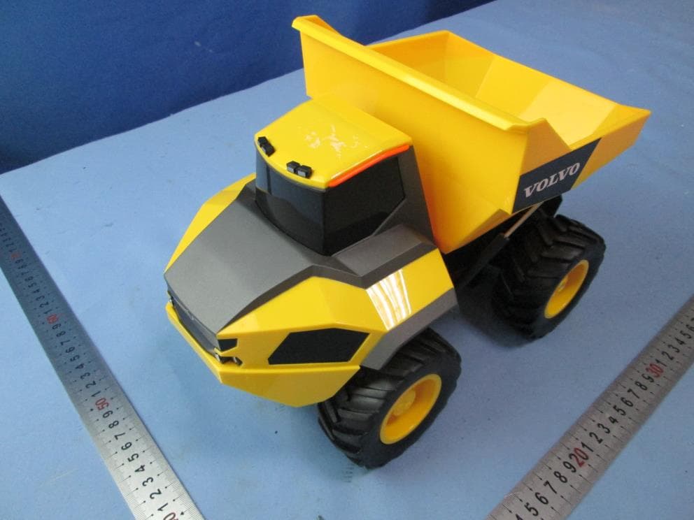 VOLVO A25 HAULER - FCC ID PKG82731RC - May Cheong Toy Products Fty. Ltd. (2)