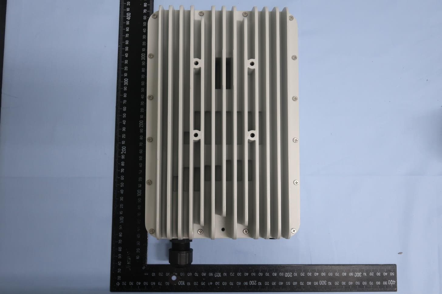 5G High Performance Sub6 & mmWave Outdoor CPE - FCC ID PKRISGFW2010 - Inseego Corp. (3)