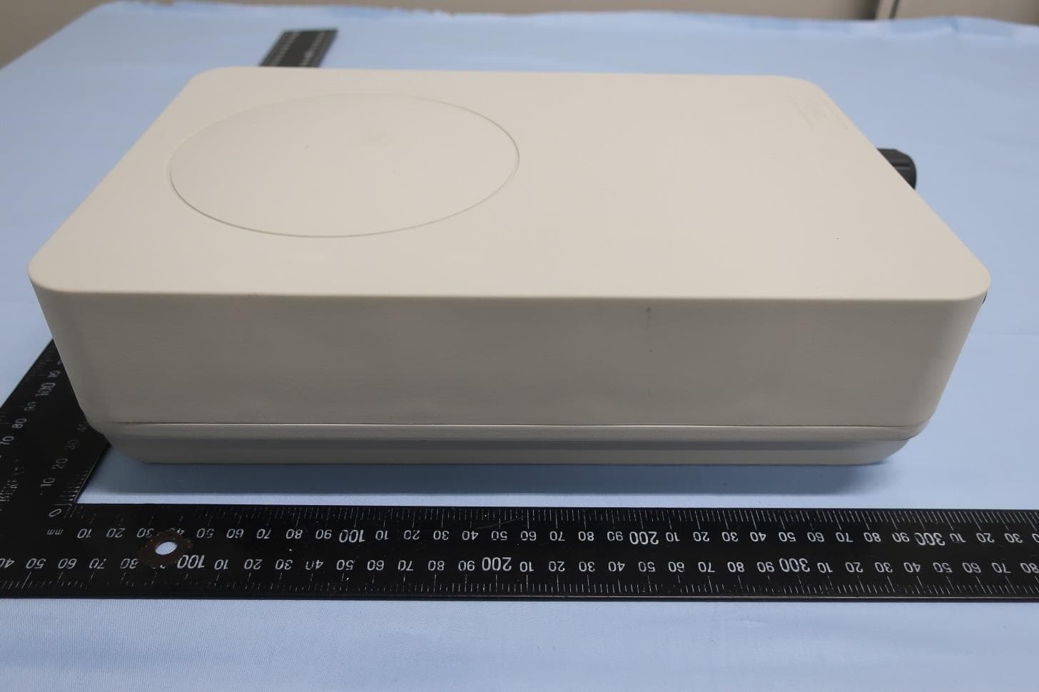 5G High Performance Sub6 & mmWave Outdoor CPE - FCC ID PKRISGFW2010 - Inseego Corp. (4)