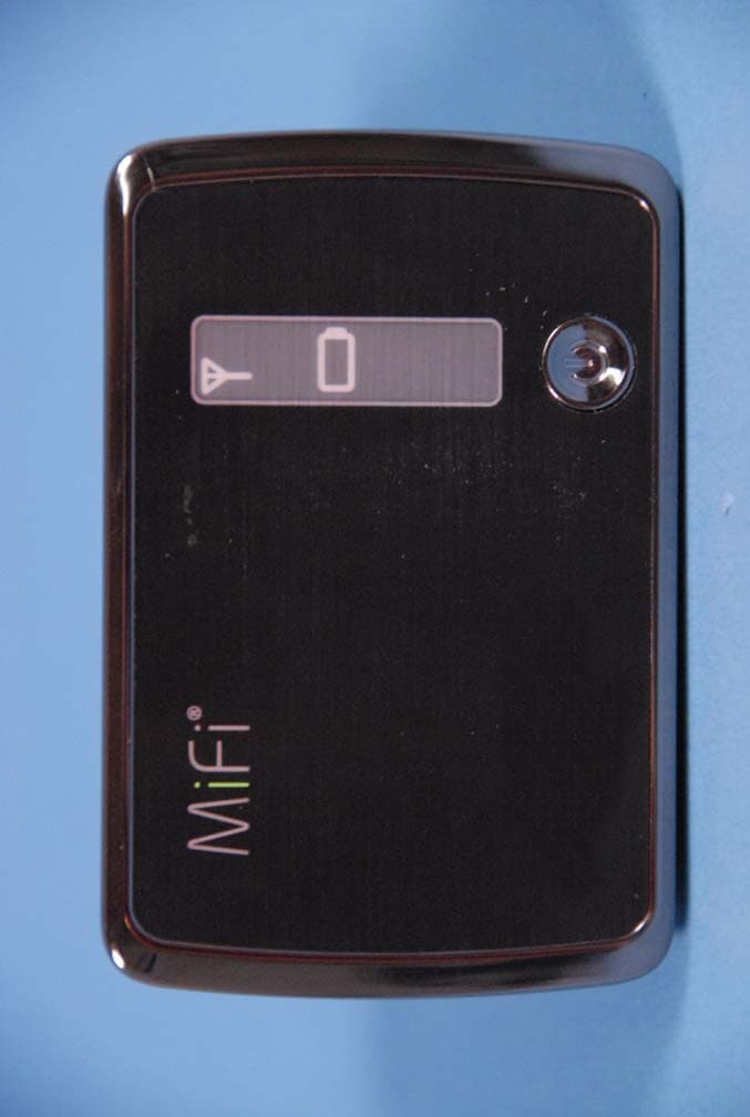 Cellular/ PCS CDMA Wireless Router with WiMAX and WLAN - FCC ID PKRNVWMIFI4082 - Inseego Corp. (1)