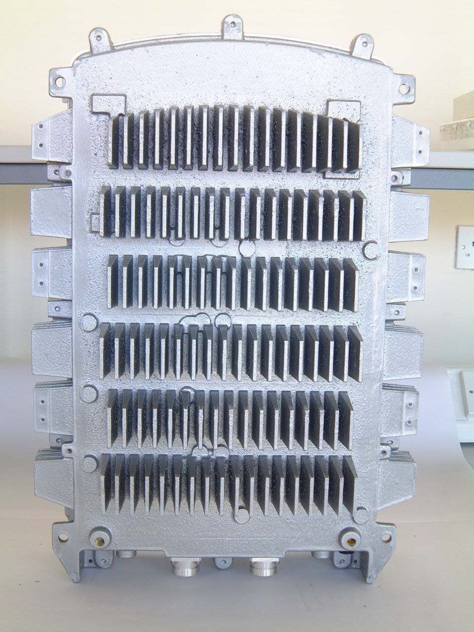 Wireless Broadband Base Station - FCC ID PKTNODEBHZ - General Dynamics Broadband, Inc.