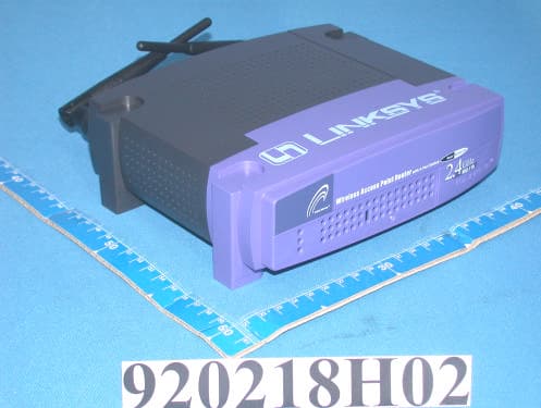 Wireless Access Point Router with 4-Port Switch - FCC ID PKW-BEFW11S4V32 - Cisco-Linksys, LLC (1)