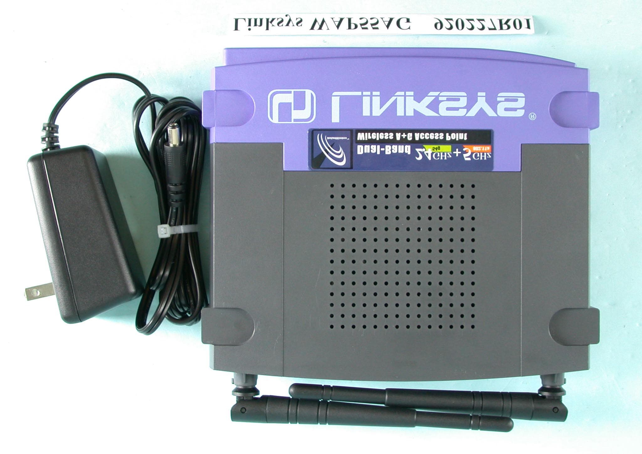 Dual-Band Wireless A+G Access Point - FCC ID PKW-WAP55AG - Cisco-Linksys, LLC (4)