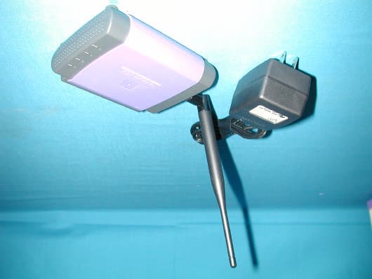 Wireless AP/ Ethernet to Wireless Adapter - FCC ID PKW-WETAP11 - Cisco-Linksys, LLC (4)
