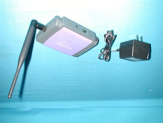 Wireless AP/ Ethernet to Wireless Adapter - FCC ID PKW-WETAP11 - Cisco-Linksys, LLC (2)