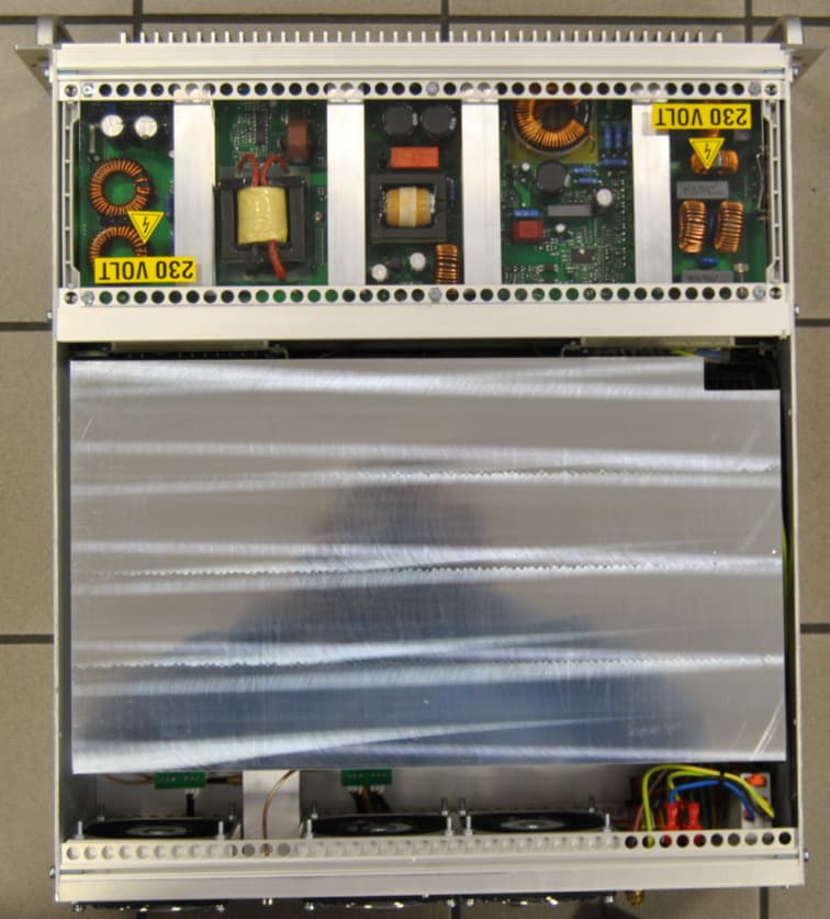 200 Watt Multimode SDR Transmitter - FCC ID PLVSDT501UBCARK1T - Screen Service Broadcasting Technologies SpA