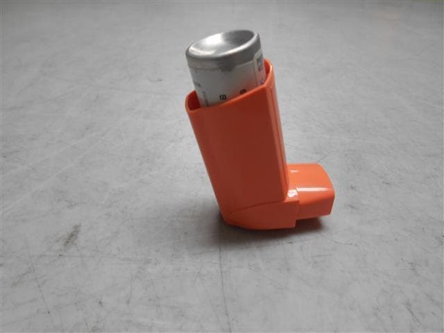 The HailieTM Sensor is a small battery-powered electronic data logger that attaches to a pMDI inhaler. The HailieTM Sensor uses a BLE system to provide wireless communications to a connected App, powered by non-rechargeable coin cell - FCC ID PN2-MDI1 - Adherium (NZ) Ltd (2)