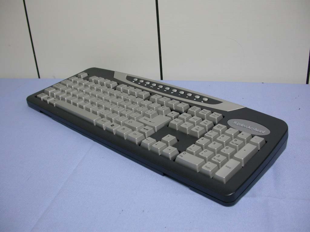 Wireless Keyboard - FCC ID PO9-HTK3001 - Horng Technical Enterprise Co., Ltd.