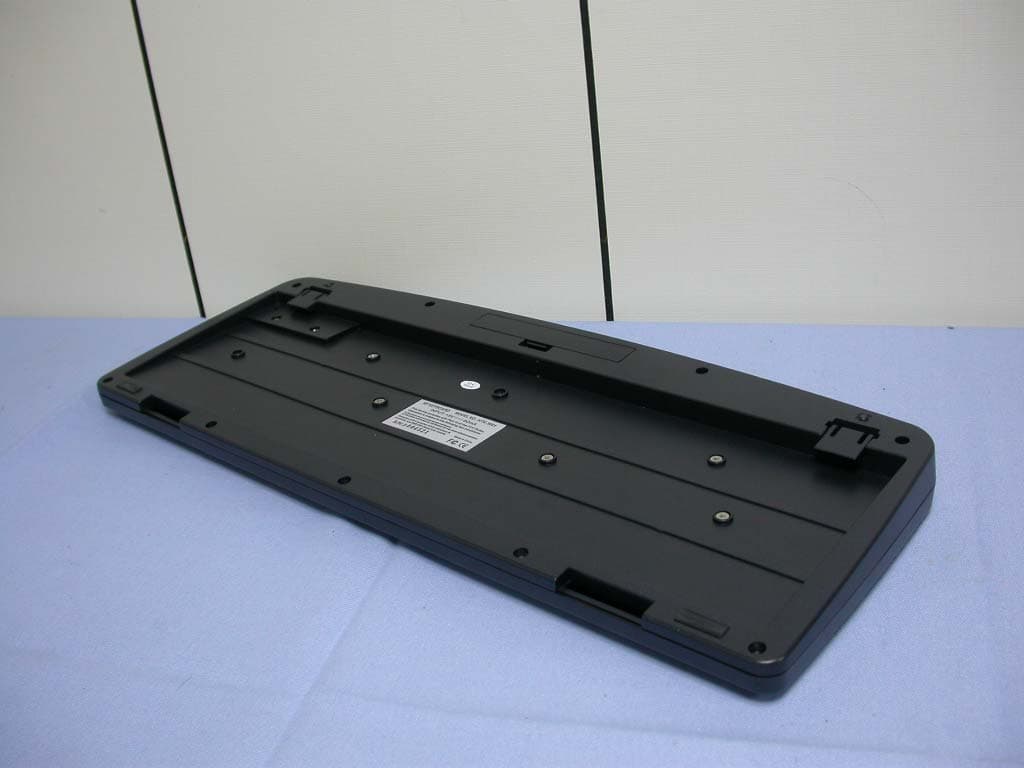 Wireless Keyboard - FCC ID PO9-HTK3001 - Horng Technical Enterprise Co., Ltd. (2)