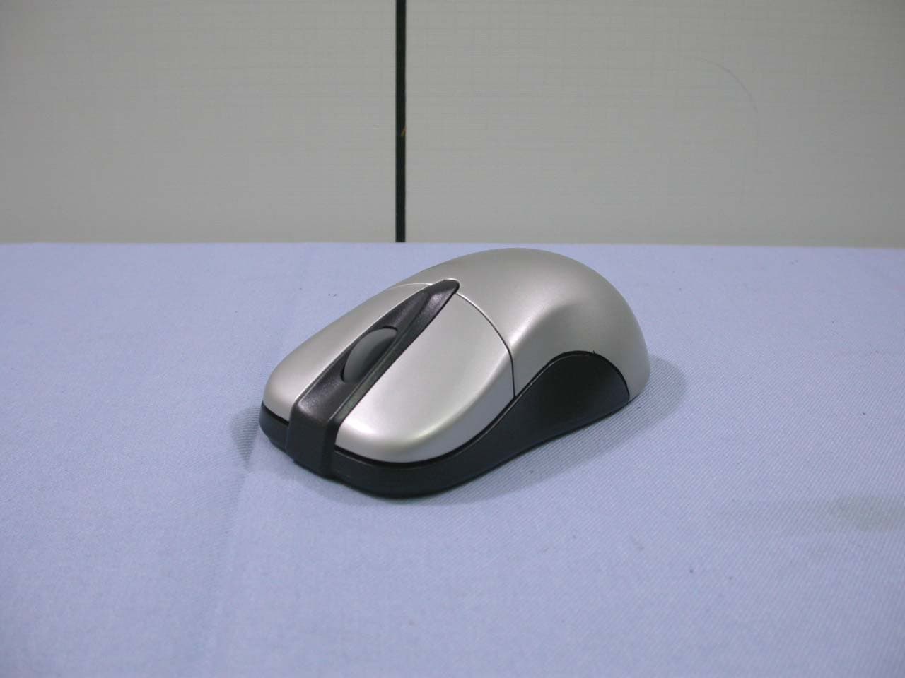 Wireless Optical Mouse - FCC ID PO9-HTM65WRT - Horng Technical Enterprise Co., Ltd. (2)