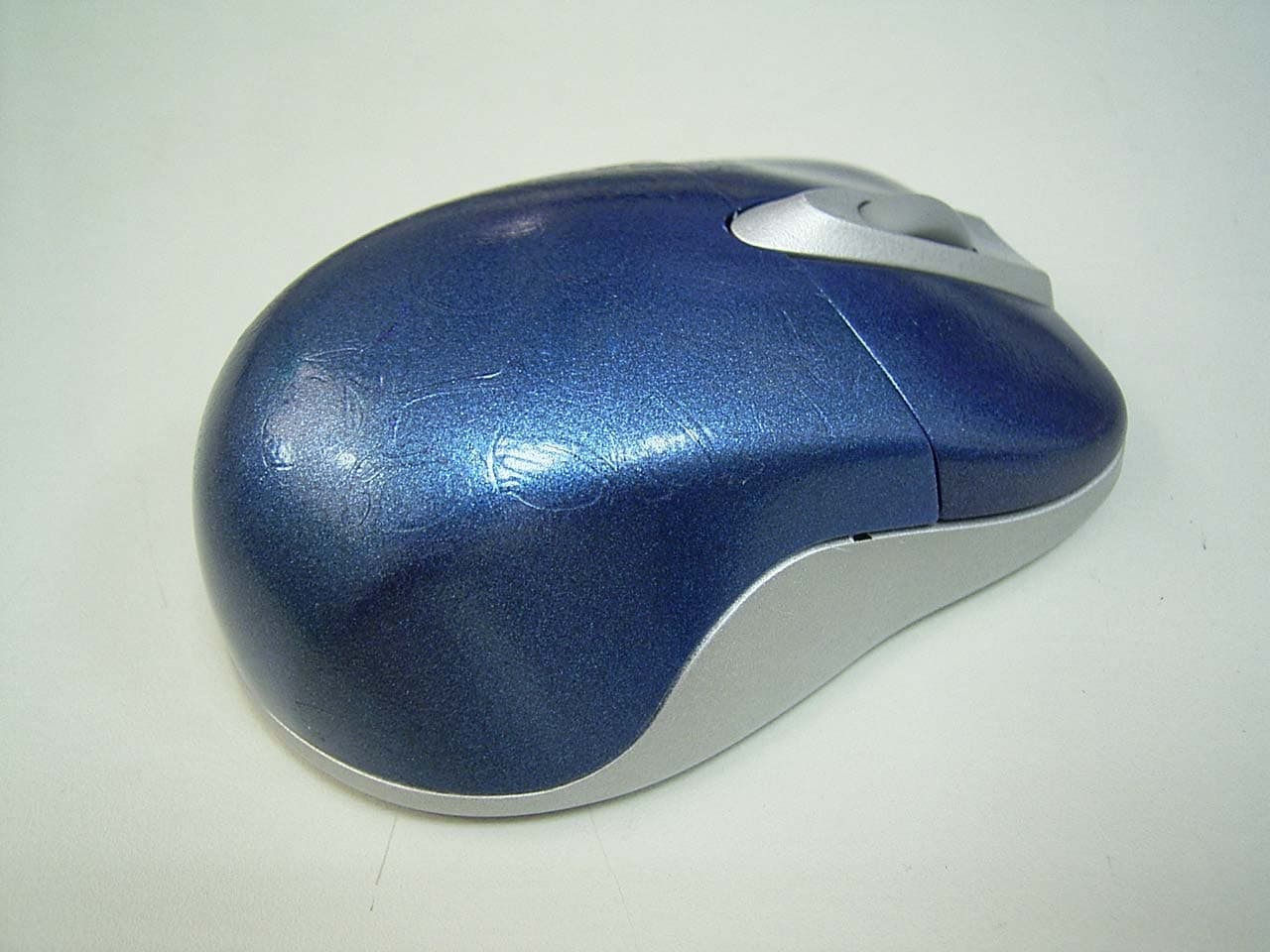 Wireless Optical Mouse - FCC ID PO9-HTM69WRT - Horng Technical Enterprise Co., Ltd. (2)