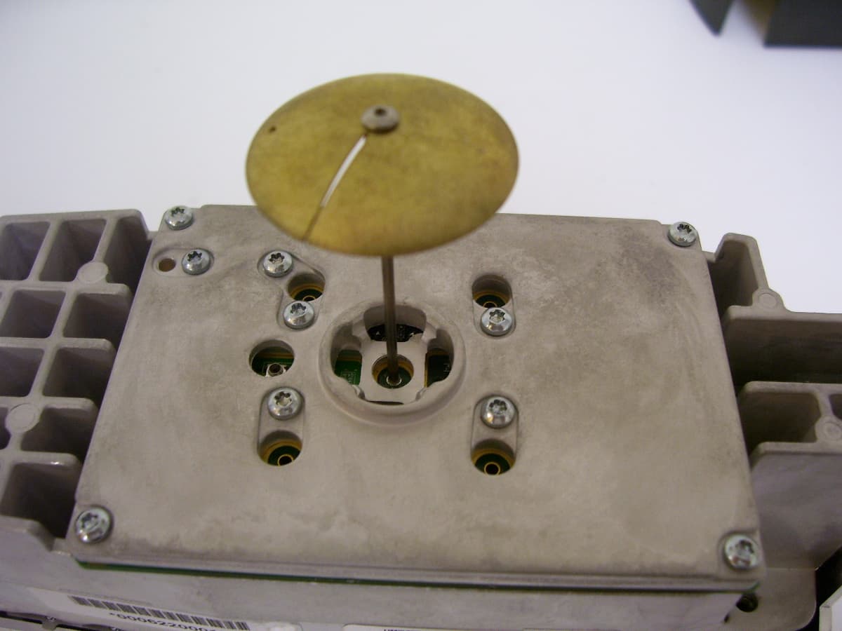 CPE-300-2C0 (SOMAport Subscriber Terminal) - FCC ID POZCPE700006553D - SOMA Networks, Inc. (2)