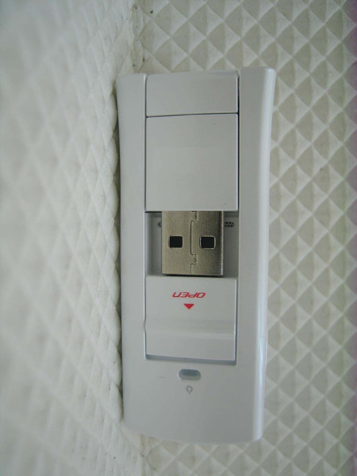 Dual-Band CDMA/ EVDO USB Modem - FCC ID PP4PX-700 - Pantech Co., Ltd. (3)