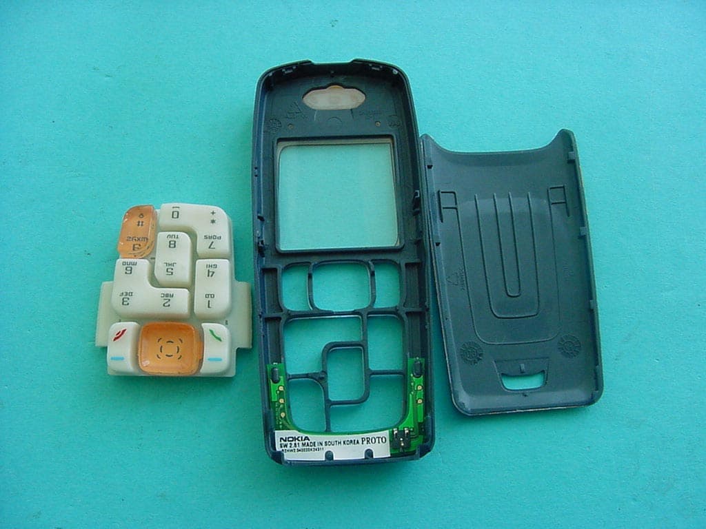 GSM Mobile Phone (PCS 1900) - FCC ID PPIRH-19 - Microsoft Corporation (3)