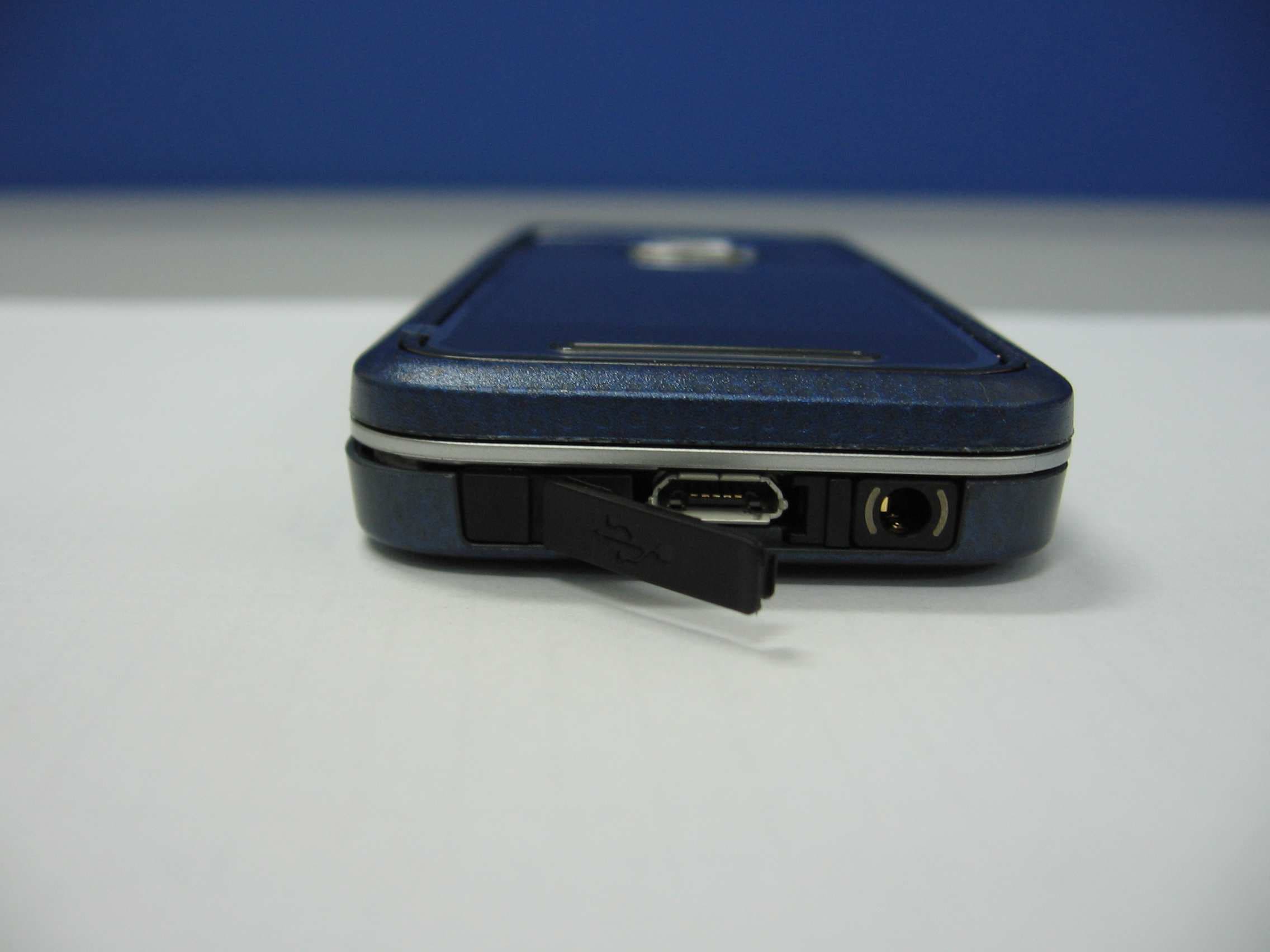 GSM 900/ 1800/ 1900 Cellphone W/BT - FCC ID PPIRM-379 - Microsoft Corporation (2)