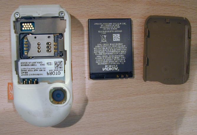 GSM 900/ 1800/ 1900 PCS Phone with Bluetooth - FCC ID PPIRM-70 - Microsoft Corporation (3)
