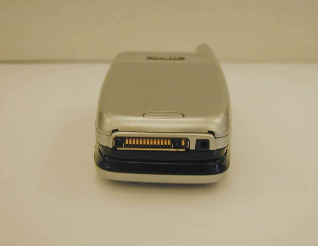 GSM 850/ 1800/ 1900 PCS phone - FCC ID PPIRM-77 - Microsoft Corporation (2)