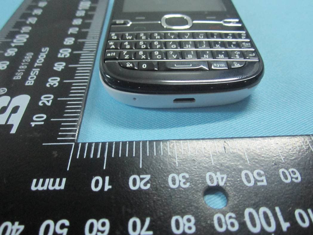 GSM Mobile Phone - FCC ID PQ4IPROI5233 - HONG KONG IPRO TECHNOLOGY CO.,LIMITED (5)