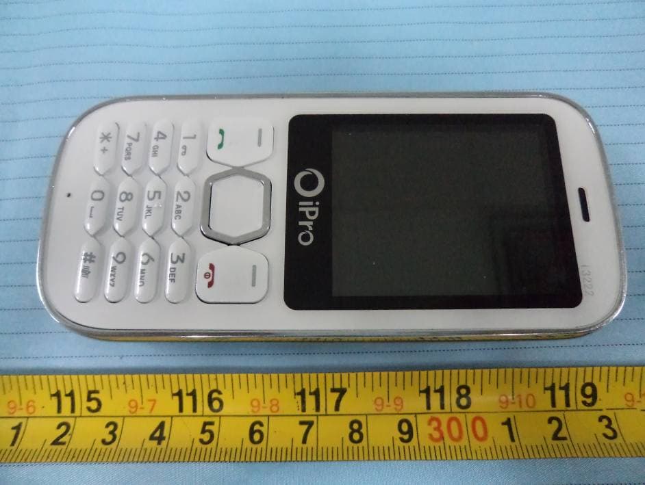 GSM Mobile Phone - FCC ID PQ4IPROMAGIC - HONG KONG IPRO TECHNOLOGY CO.,LIMITED (3)