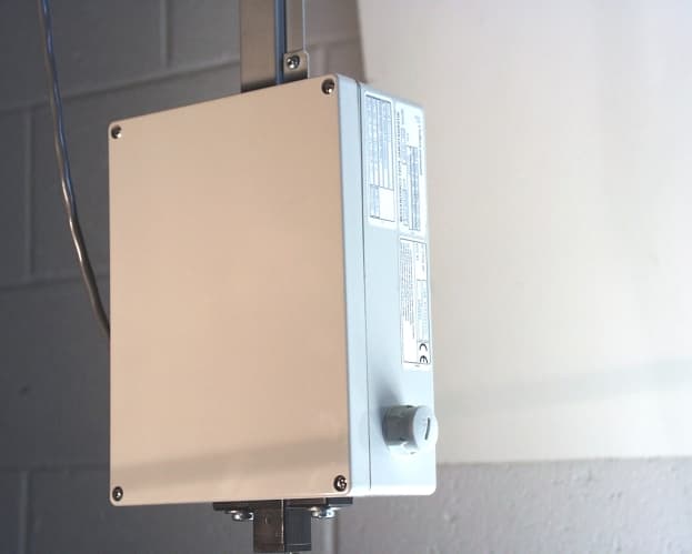 Card Reader Security Device - FCC ID PQGE95 - Lyngsoe Systems Ltd. (2)